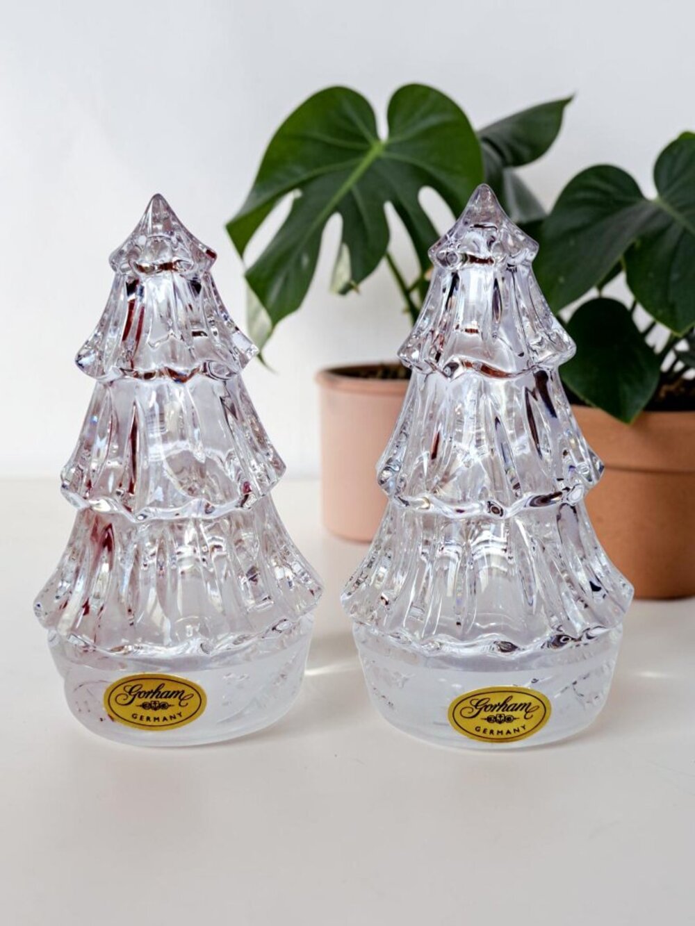 Gorham Holiday Traditions Crystal Christmas Tree Salt & Pepper Shakers - Picture 2 of 11